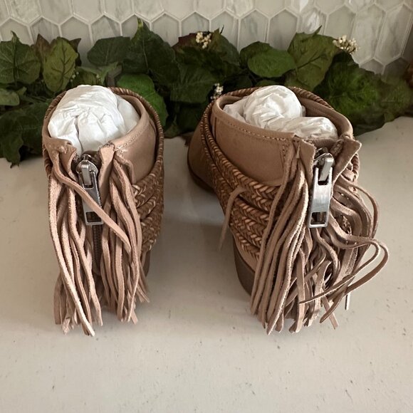 BCBG Generation Womens Beige Faux Leather Ankle Booties Woven Braid & Fringe Det - Picture 4 of 11